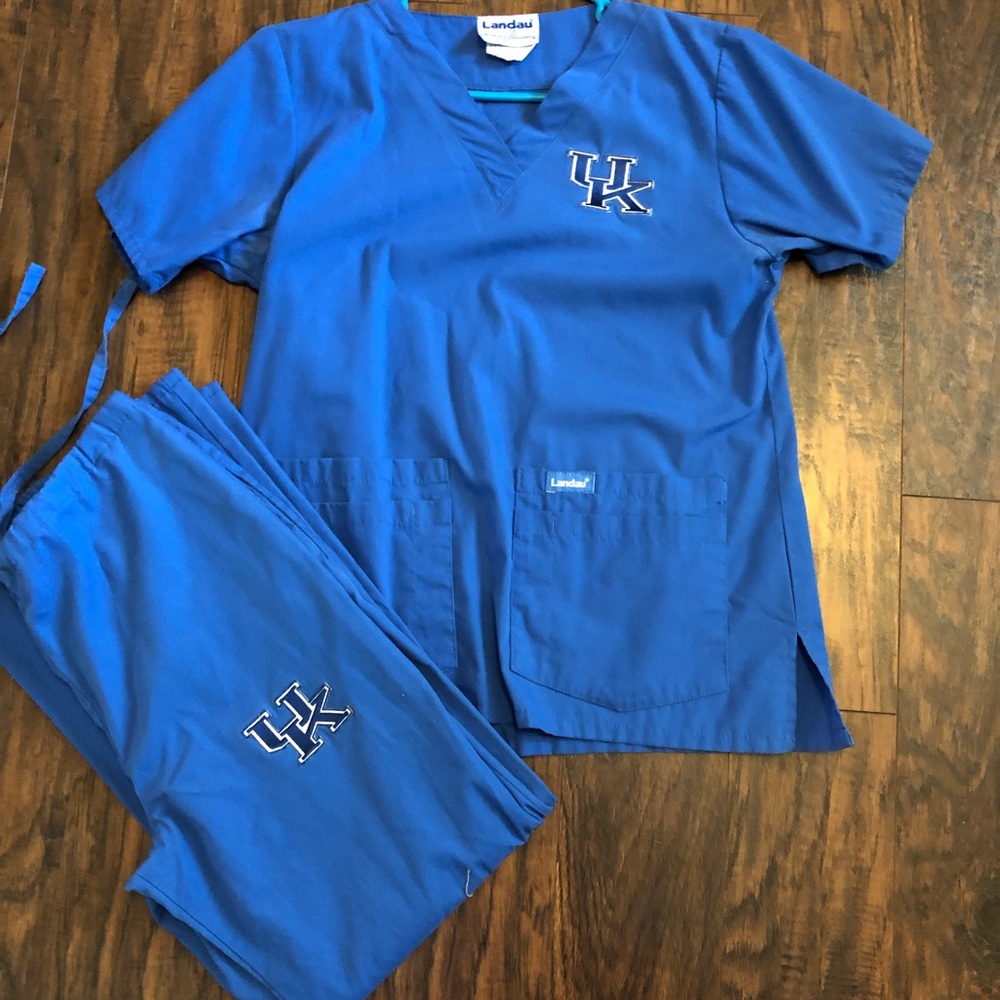 UK wildcat scrub set. Landau brand